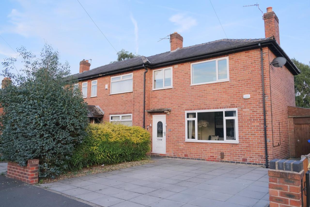 Bee Stays - Northway House Warrington  Buitenkant foto